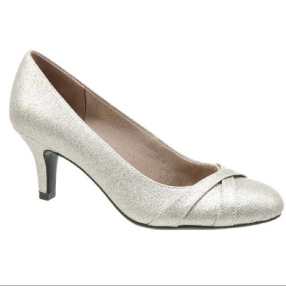Life Stride Soft Gold Kitten Glitter Heeled Pumps Size 8.